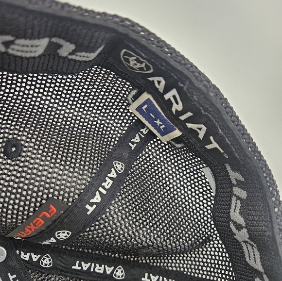 Ariat Flexfit Mesh Trucker Hat Gray Heather Black L/XL Leather Patch Western - Picture 4 of 5